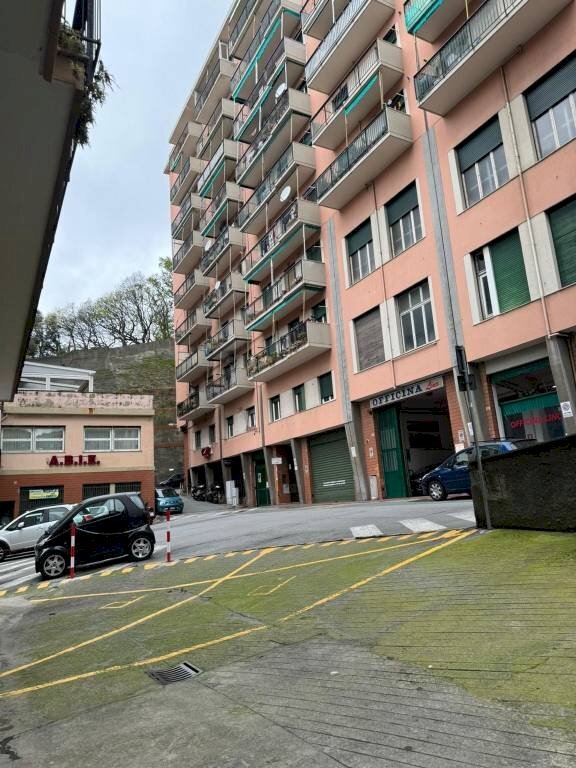 casa indipendente in vendita a Genova
