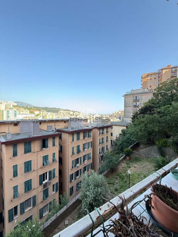appartamento in vendita a Genova in zona Staglieno
