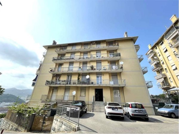 appartamento in vendita a Genova in zona Certosa