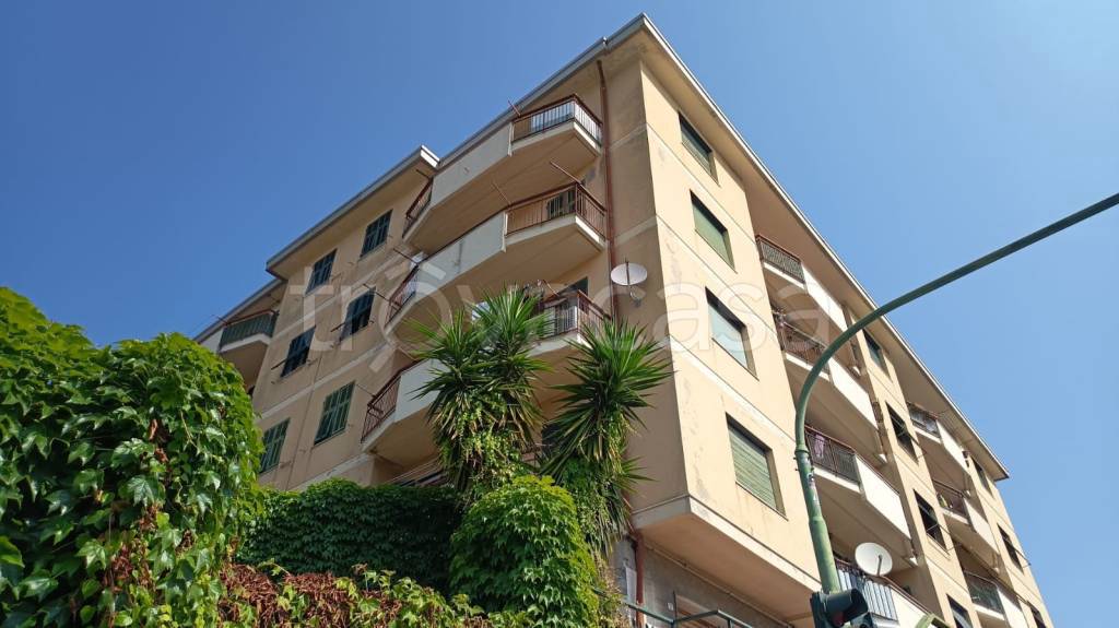 appartamento in vendita a Genova in zona Bolzaneto