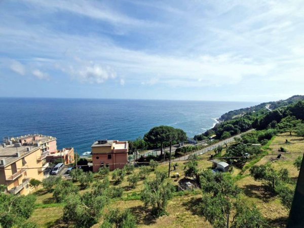 appartamento in vendita a Genova in zona Voltri