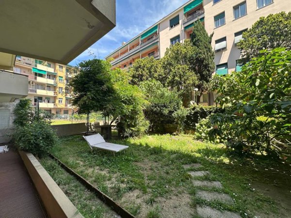 appartamento in vendita a Genova in zona Sturla
