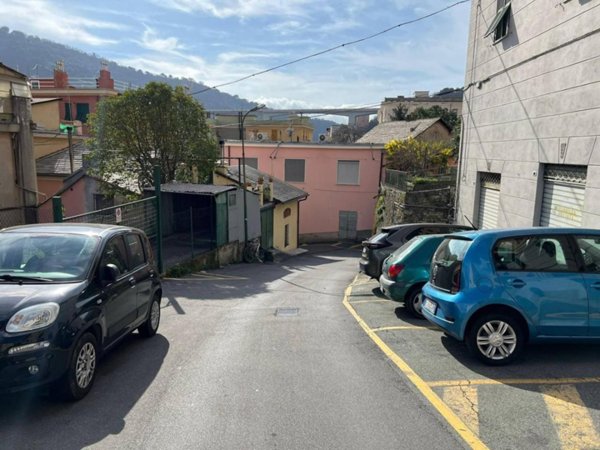 appartamento in vendita a Genova in zona Molassana