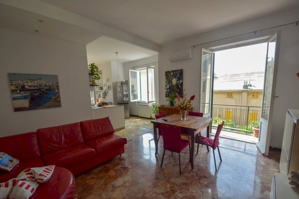appartamento in vendita a Genova in zona Voltri