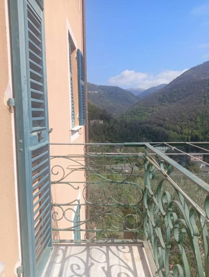 appartamento in vendita a Genova in zona Struppa