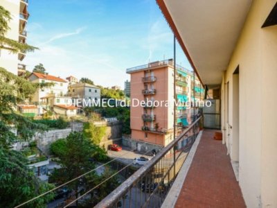 appartamento in vendita a Genova in zona Sestri Ponente
