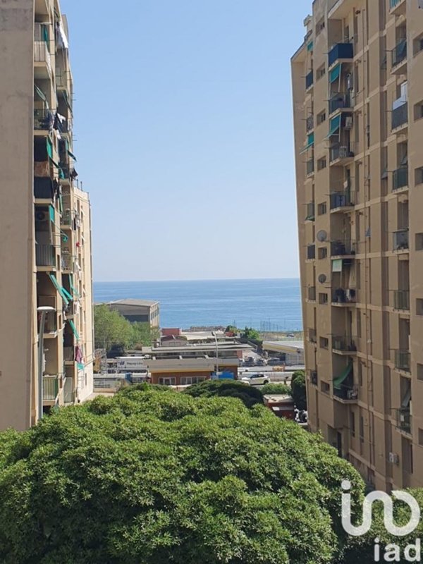 appartamento in vendita a Genova in zona Palmaro / Pra'