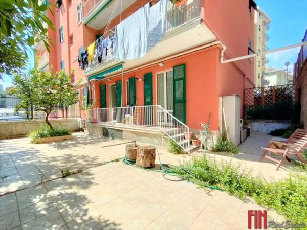 appartamento in vendita a Genova in zona Sestri Ponente