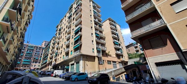 appartamento in vendita a Genova in zona Sampierdarena