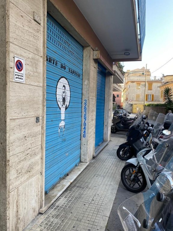appartamento in vendita a Genova in zona Quinto al Mare