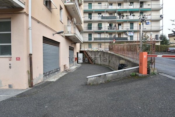 locale di sgombero in vendita a Genova in zona Molassana