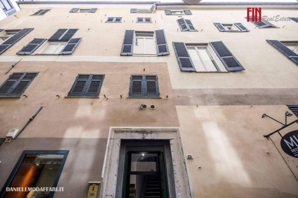 appartamento in vendita a Genova in zona Sottoripa / Maddalena / Molo
