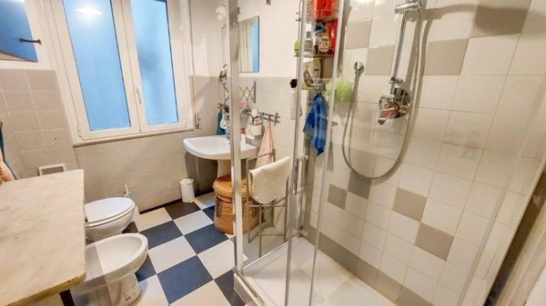 appartamento in vendita a Genova in zona Sottoripa / Maddalena / Molo