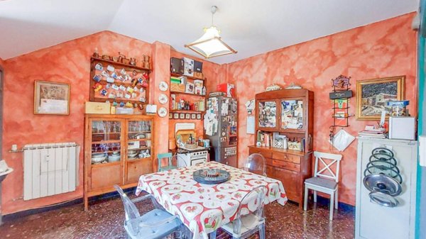 appartamento in vendita a Genova in zona Sottoripa / Maddalena / Molo