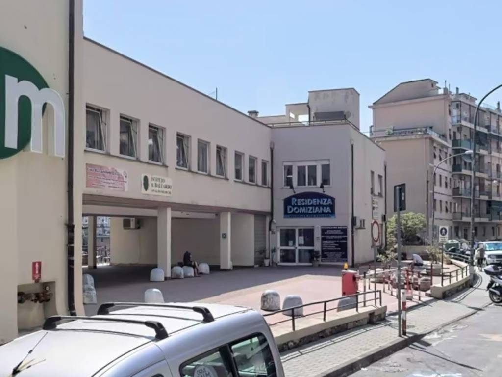 negozio in vendita a Genova in zona Lagaccio / Granarolo
