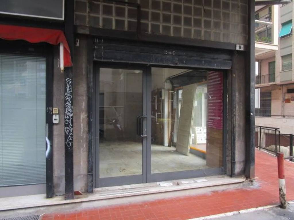 negozio in vendita a Genova in zona Sampierdarena