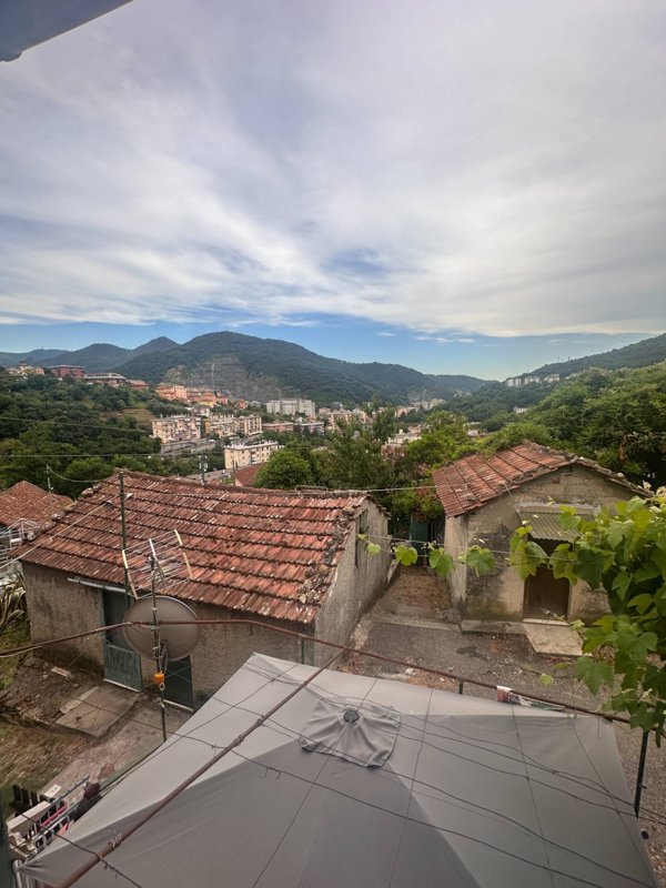 casa indipendente in vendita a Genova in zona Molassana