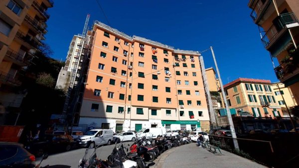 appartamento in vendita a Genova in zona Staglieno