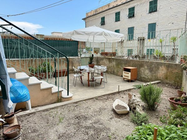 appartamento in vendita a Genova in zona Lagaccio / Granarolo