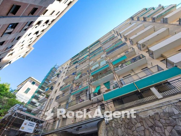 appartamento in vendita a Genova in zona Rivarolo