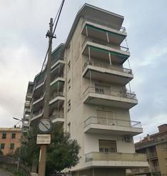 esavano in vendita a Genova in zona San Martino