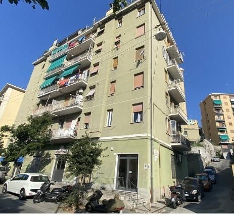 pentavano in vendita a Genova in zona Rivarolo
