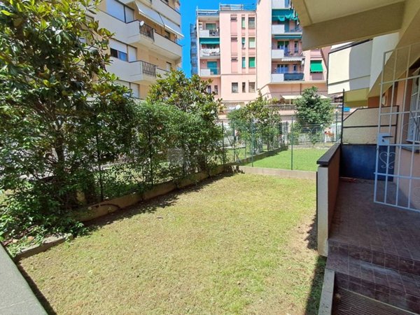 appartamento in vendita a Genova in zona Sturla