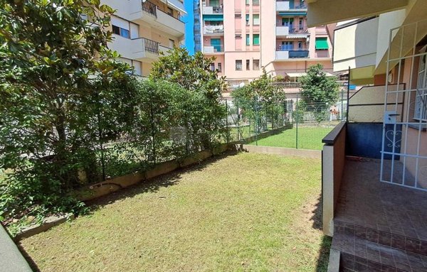 appartamento in vendita a Genova in zona Sturla