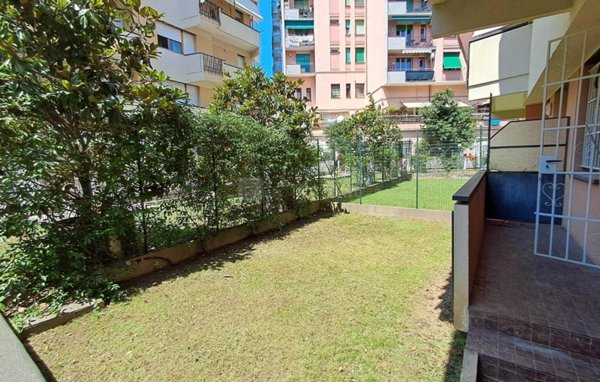 appartamento in vendita a Genova in zona Sturla