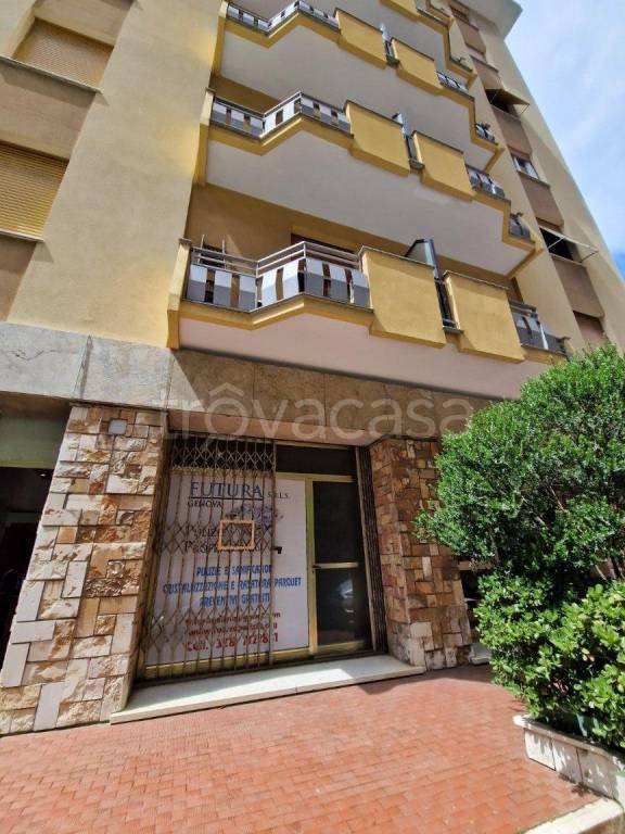 appartamento in vendita a Genova in zona Pegli