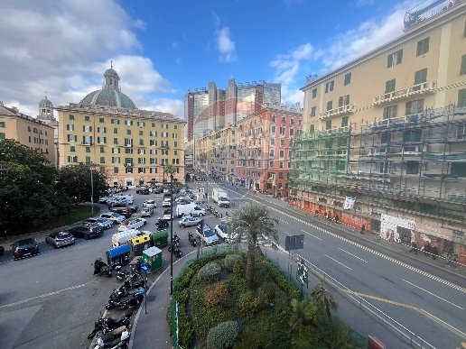 appartamento in vendita a Genova in zona Foce
