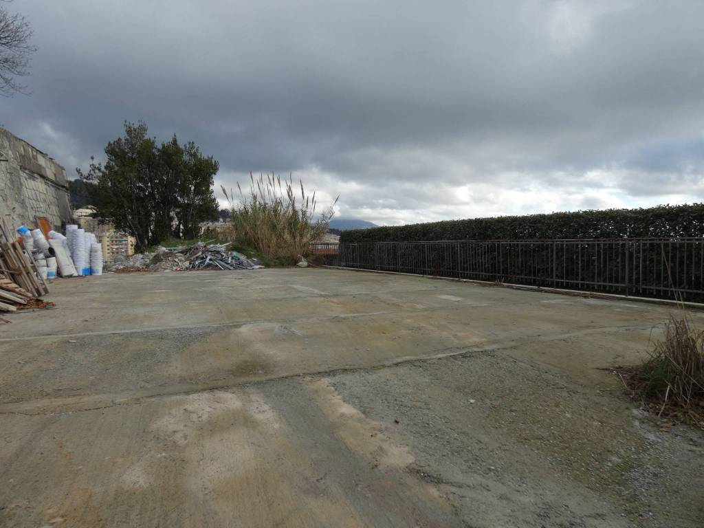 casa indipendente in vendita a Genova in zona DiNegro