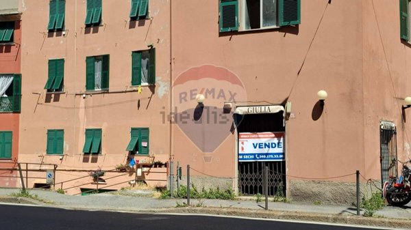 bivano in vendita a Genova in zona Voltri