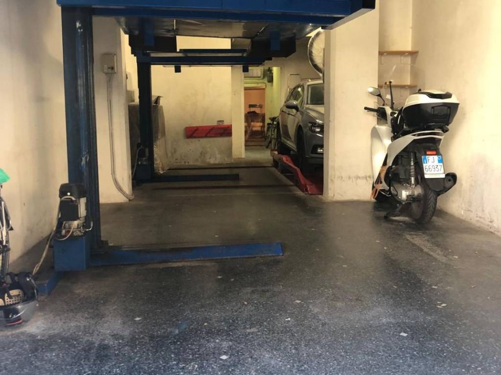 locale di sgombero in vendita a Genova in zona Castelletto