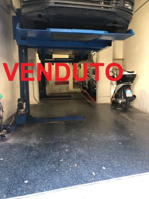 locale di sgombero in vendita a Genova in zona Castelletto