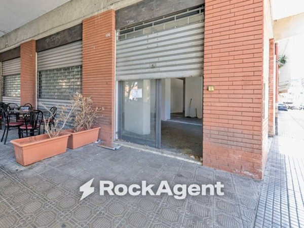 negozio in vendita a Genova in zona Sestri Ponente