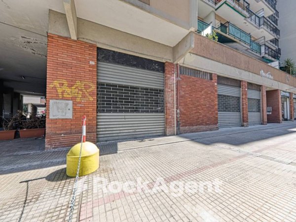 negozio in vendita a Genova in zona Sestri Ponente