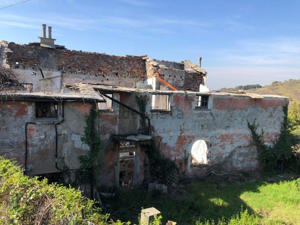 casale in vendita a Genova in zona Marassi