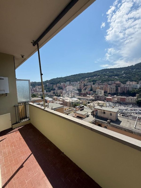 appartamento in vendita a Genova in zona Staglieno