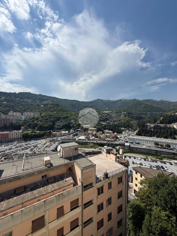 appartamento in vendita a Genova in zona Staglieno