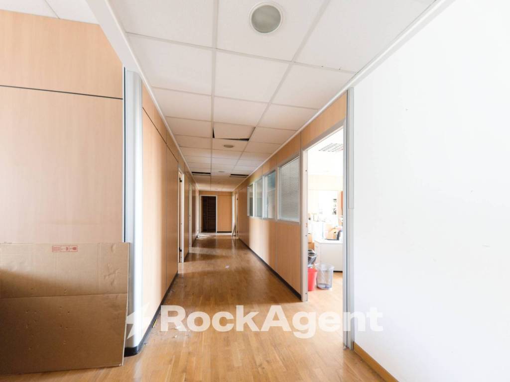 ufficio in vendita a Genova in zona Cornigliano