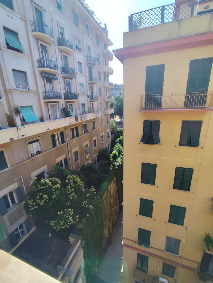 appartamento in vendita a Genova in zona Sampierdarena
