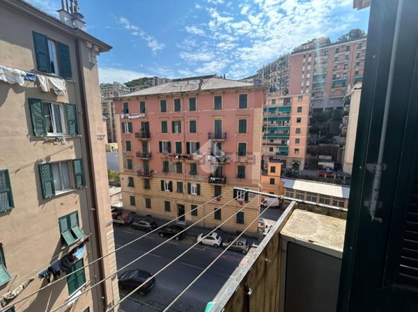 appartamento in vendita a Genova in zona Staglieno