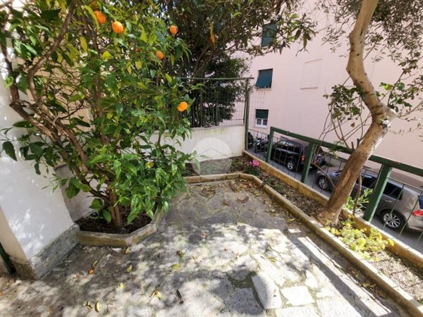 appartamento in vendita a Genova in zona Certosa