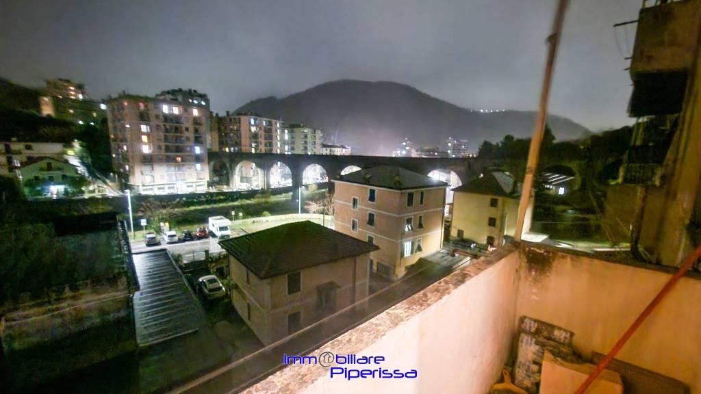 appartamento in vendita a Genova in zona Molassana