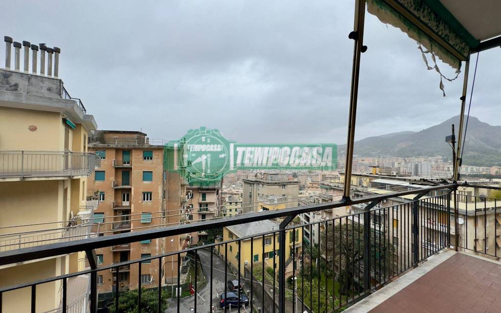 appartamento in vendita a Genova in zona Sestri Ponente