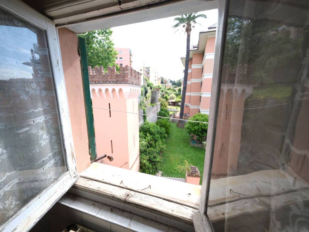 appartamento in vendita a Genova in zona Pegli