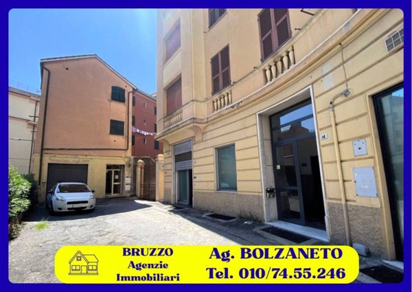 negozio in vendita a Genova in zona Bolzaneto