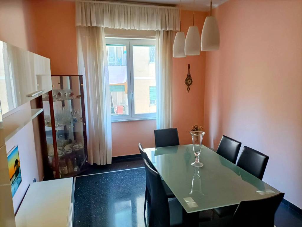 appartamento in vendita a Genova in zona Sestri Ponente