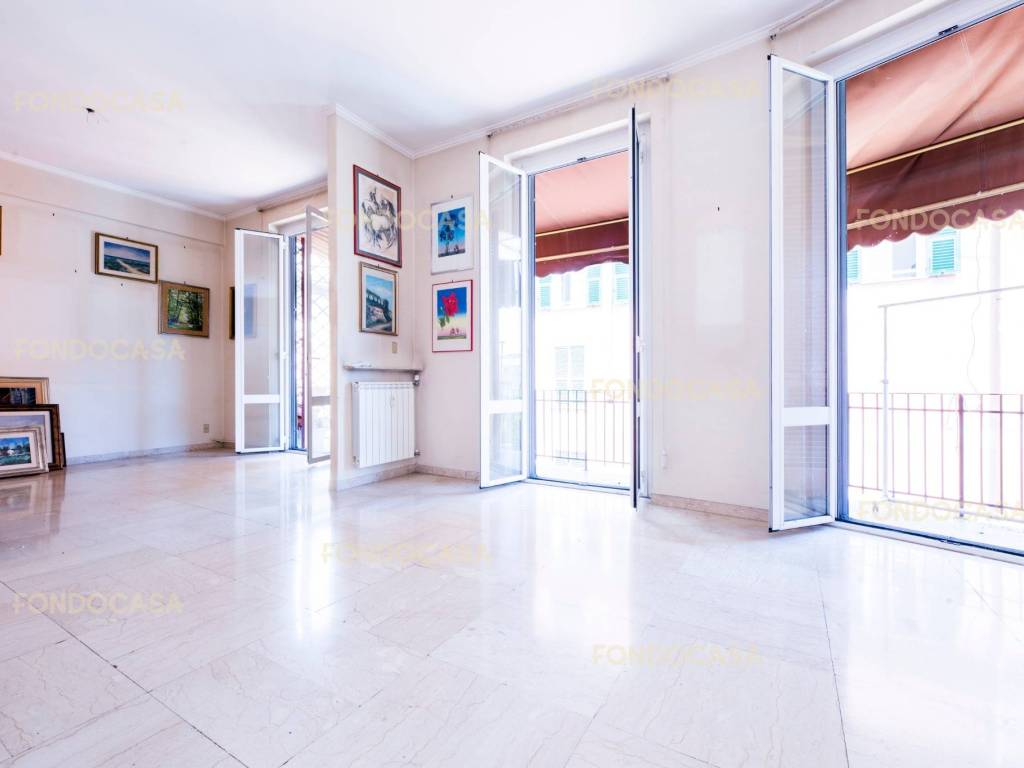 appartamento in vendita a Genova in zona Carignano